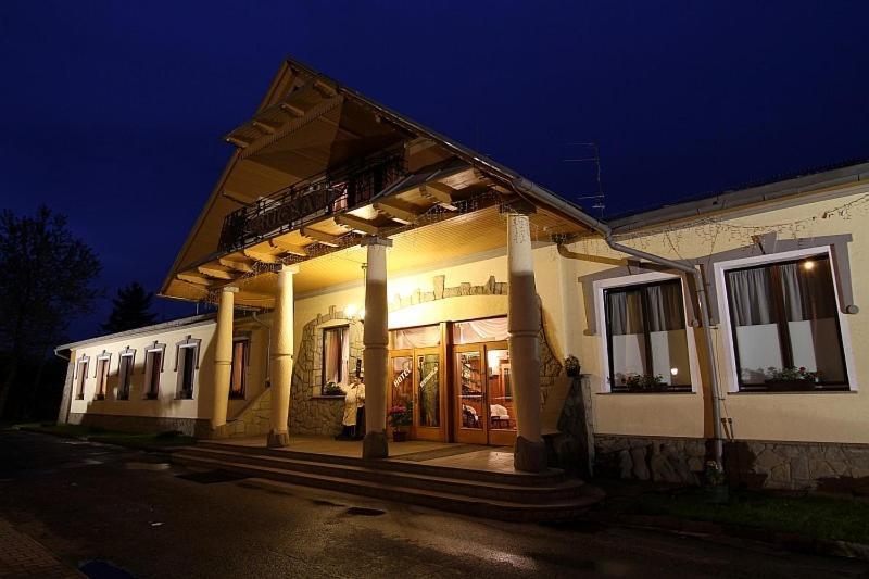 נובי טארג Restauracja Noclegi Ruczaj מראה חיצוני תמונה